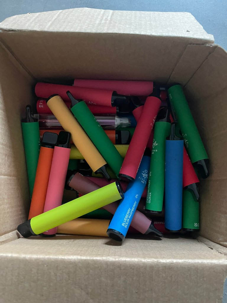 vapes